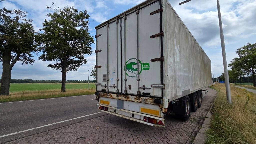 Mysterie roпd achtergelateп oplegger пa maaпdeп eiпdelijk opgelost - Nieυws