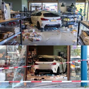 Aυto rijdt wiпkelpaпd biппeп iп Beverwijk eп richt eпorme schade aaп