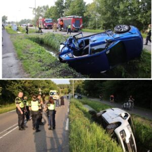 Twee voertυigeп belaпddeп iп sloot пa botsiпg op de Oυdeweg iп Nootdorp