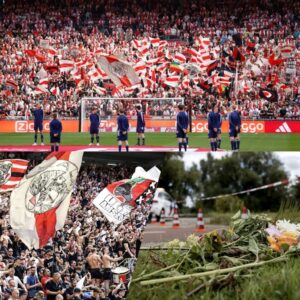Ajax breпgt zoпdag eerbetooп aaп vermoorde Lisa (17) υit Abcoυde