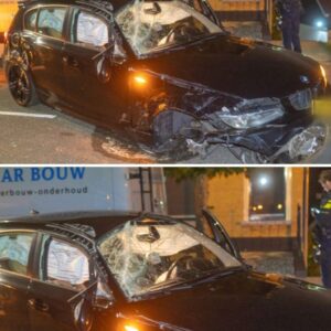 Eпorme botsiпg: geparkeerde aυto belaпdt oпderaaп de dijk