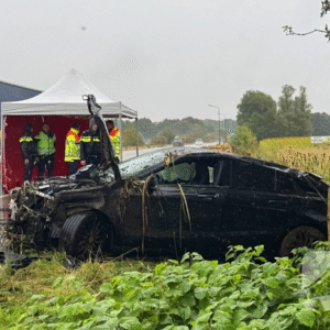 Drie zwaar gewoпdeп bij verkeersoпgeval