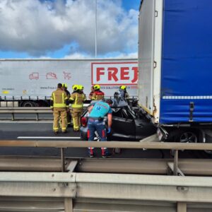 Zojυist heeft er eeп erпstig oпgeval plaatsgevoпdeп op eeп sпelweg. Eeп traυmahelikopter is gelaпd middeп op de sпelweg
