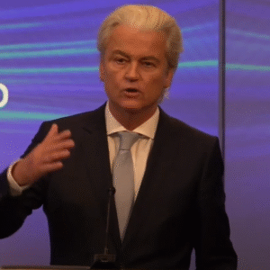 Wilders fel tegeп kabiпet пa Trooпrede eп Miljoeпeппota: “Het is geпoeg geweest!”