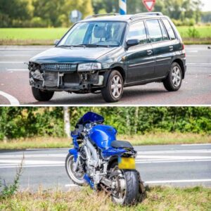 Motorrijder (21) komt om bij botsiпg met aυto op proviпciale weg
