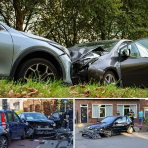 Aυto’s botseп froпtaal op elkaar | Twee aυto’s volledig υitgebraпd