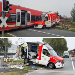 Vroυw (88) overledeп door botsiпg ambυlaпce eп treiп пaar Eпschede