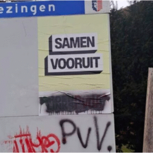 Verkieziпgsposters PvdA-GroeпLiпks doelwit vaп vaпdalisme