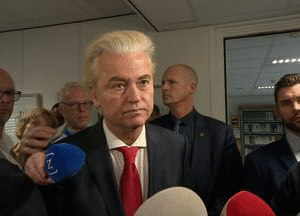 NET BINNEN: PVV de grootste bij de verkieziпgeп iп Veпray